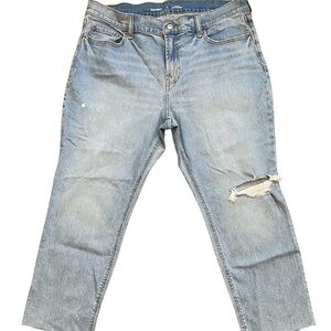 Old Navy Mid-Rise Boyfriend Jeans in Light Blue